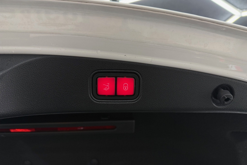  Ponuka vozidiel / Mercedes-Benz E trieda Kupé 200 4matic A/T - video