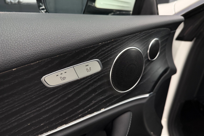  Ponuka vozidiel / Mercedes-Benz E trieda Kupé 200 4matic A/T - video