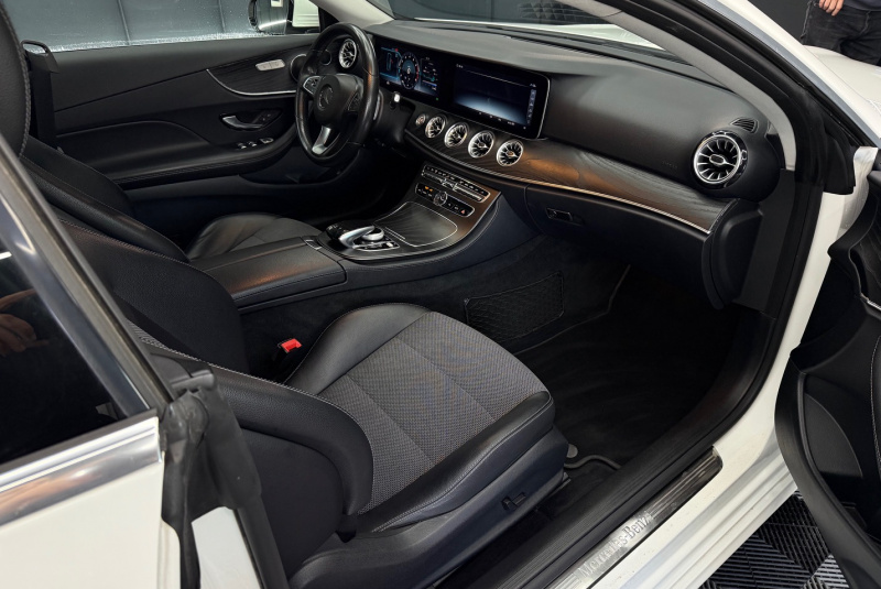  Ponuka vozidiel / Mercedes-Benz E trieda Kupé 200 4matic A/T - video