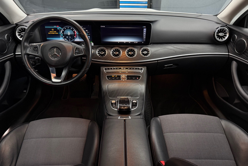  Ponuka vozidiel / Mercedes-Benz E trieda Kupé 200 4matic A/T - video