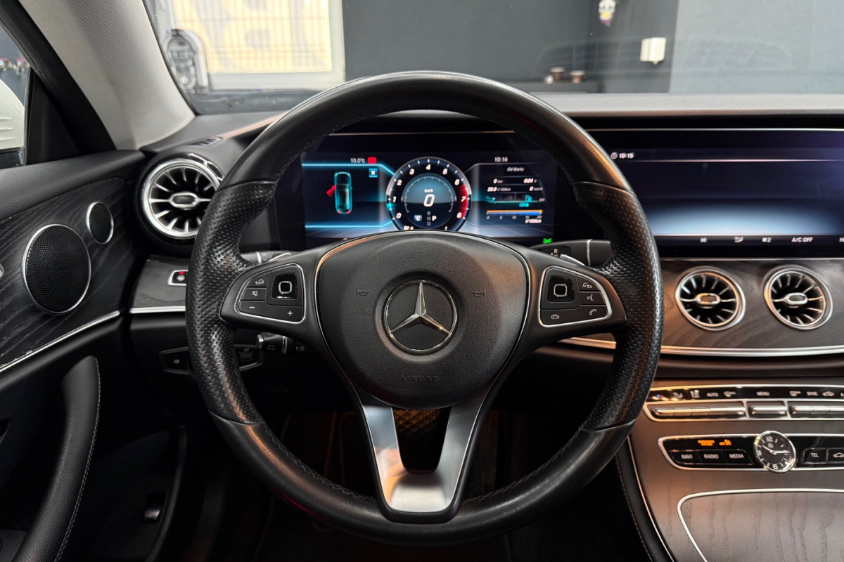 Ponuka vozidiel / Mercedes-Benz E trieda Kupé 200 4matic A/T - video Ponuka vozidiel / Mercedes-Benz E trieda Kupé 200 4matic A/T - video