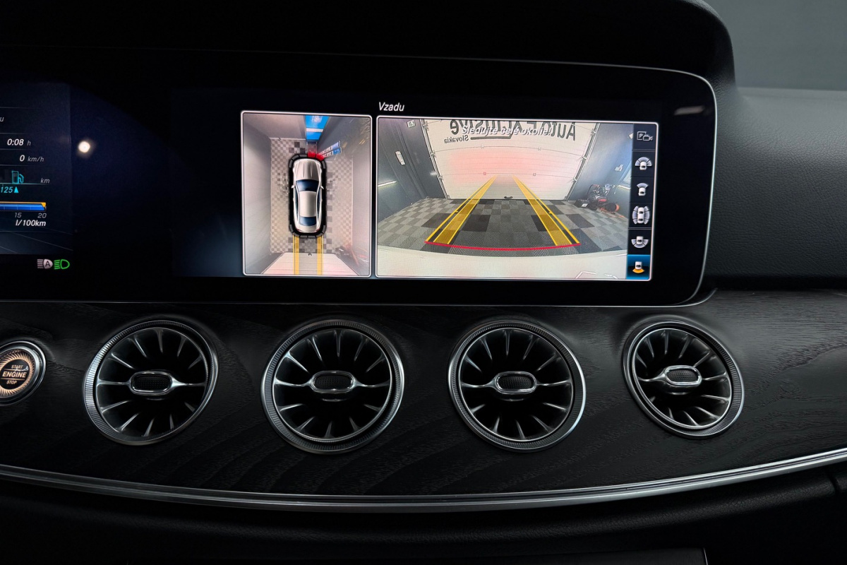 Ponuka vozidiel / Mercedes-Benz E trieda Kupé 200 4matic A/T - video