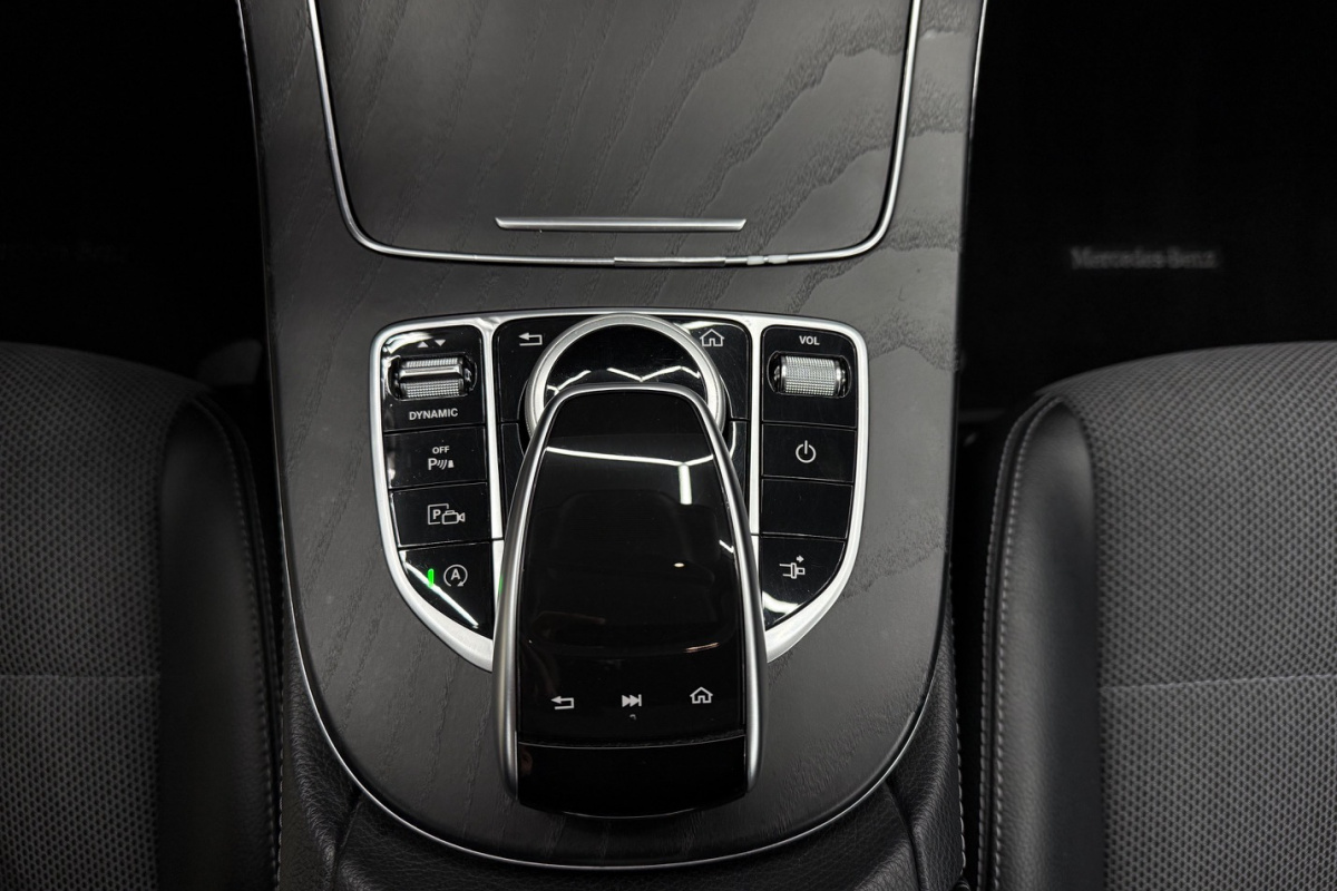 Ponuka vozidiel / Mercedes-Benz E trieda Kupé 200 4matic A/T - video Ponuka vozidiel / Mercedes-Benz E trieda Kupé 200 4matic A/T - video