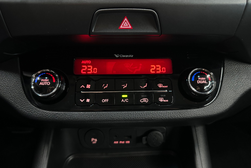 Ponuka vozidiel / Kia Sportage 2.0 CRDi 4WD Gold A/T - video Ponuka vozidiel / Kia Sportage 2.0 CRDi 4WD Gold A/T - video