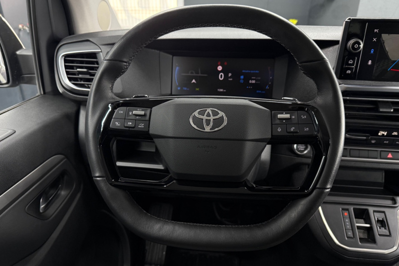 Ponuka vozidiel / Toyota Proace Verso 2.0 A/T 8-miest. - video Ponuka vozidiel / Toyota Proace Verso 2.0 A/T 8-miest. - video