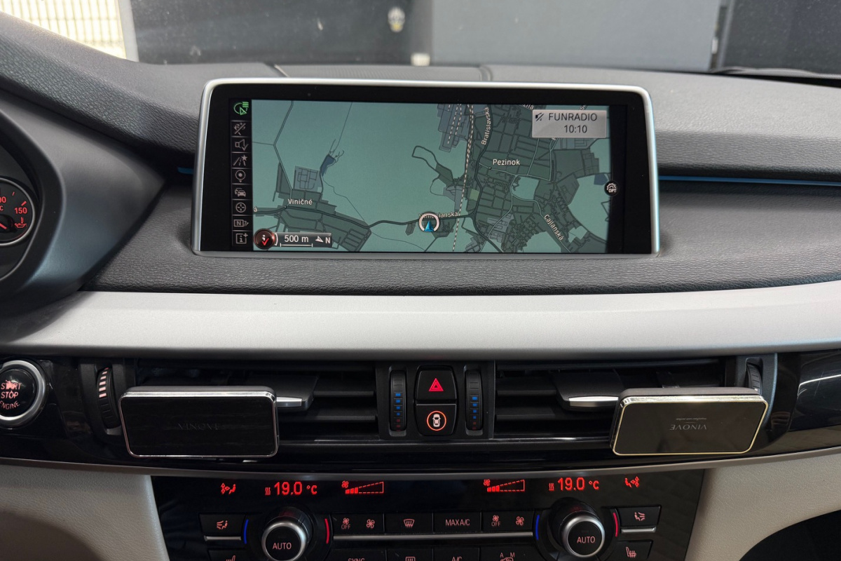 Ponuka vozidiel / BMW X5 xDrive30d A/T - video