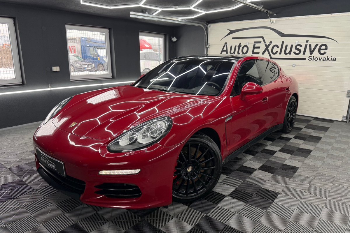 Ponuka vozidiel / Porsche Panamera GTS 4.8 PDK 4x4 - video