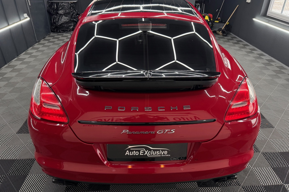 Ponuka vozidiel / Porsche Panamera GTS 4.8 PDK 4x4 - video