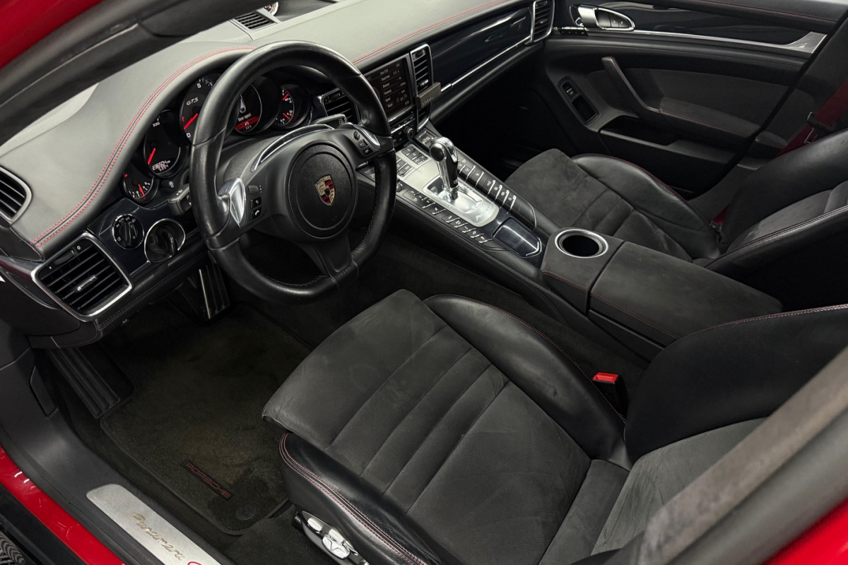 Ponuka vozidiel / Porsche Panamera GTS 4.8 PDK 4x4 - video