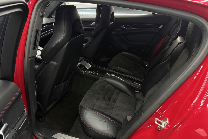  Ponuka vozidiel / Porsche Panamera GTS 4.8 PDK 4x4 - video