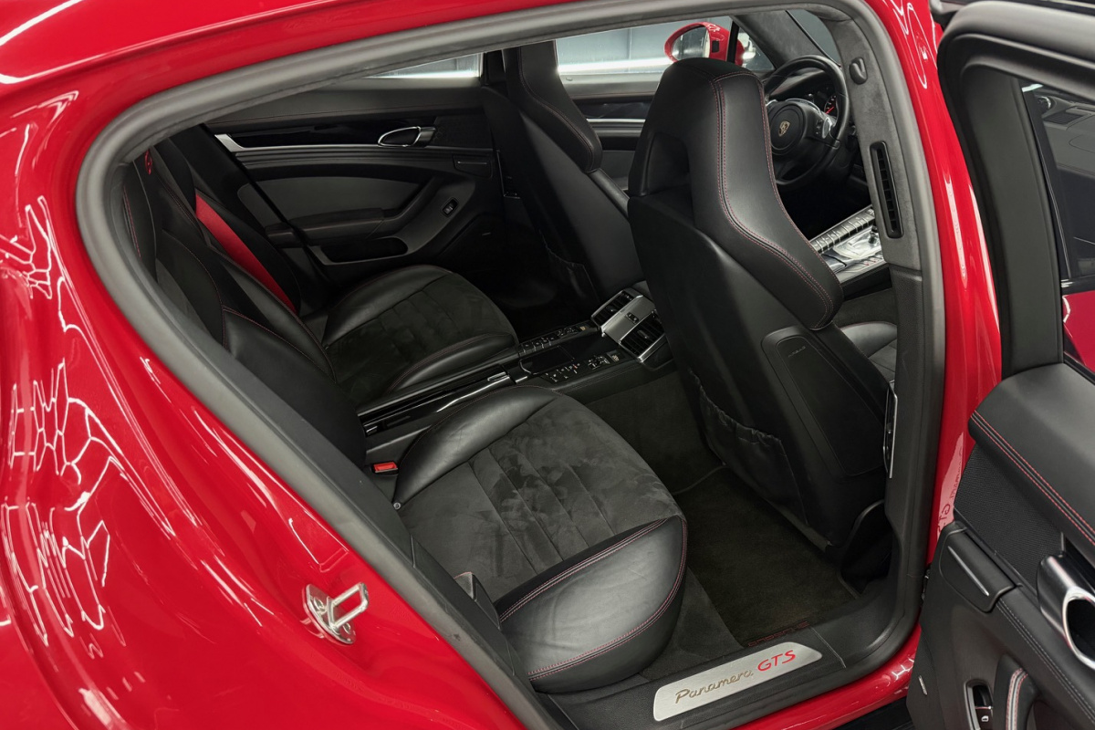 Ponuka vozidiel / Porsche Panamera GTS 4.8 PDK 4x4 - video