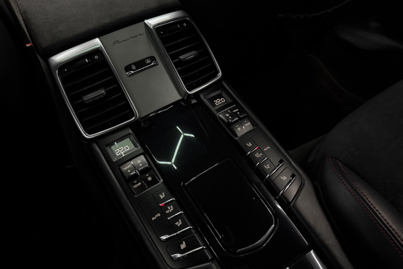  Ponuka vozidiel / Porsche Panamera GTS 4.8 PDK 4x4 - video