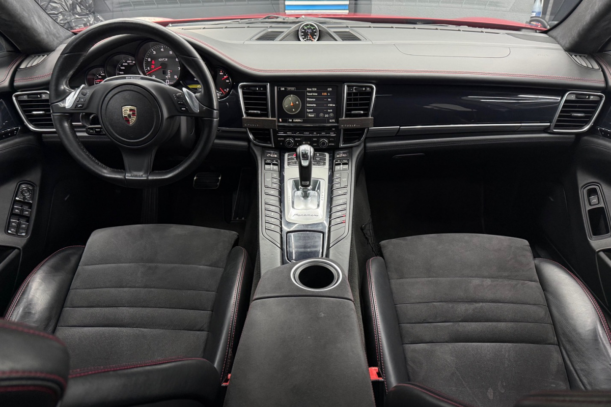 Ponuka vozidiel / Porsche Panamera GTS 4.8 PDK 4x4 - video