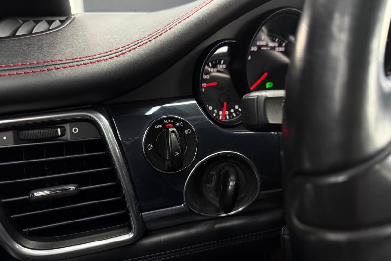  Ponuka vozidiel / Porsche Panamera GTS 4.8 PDK 4x4 - video