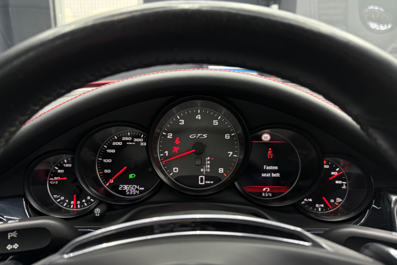  Ponuka vozidiel / Porsche Panamera GTS 4.8 PDK 4x4 - video