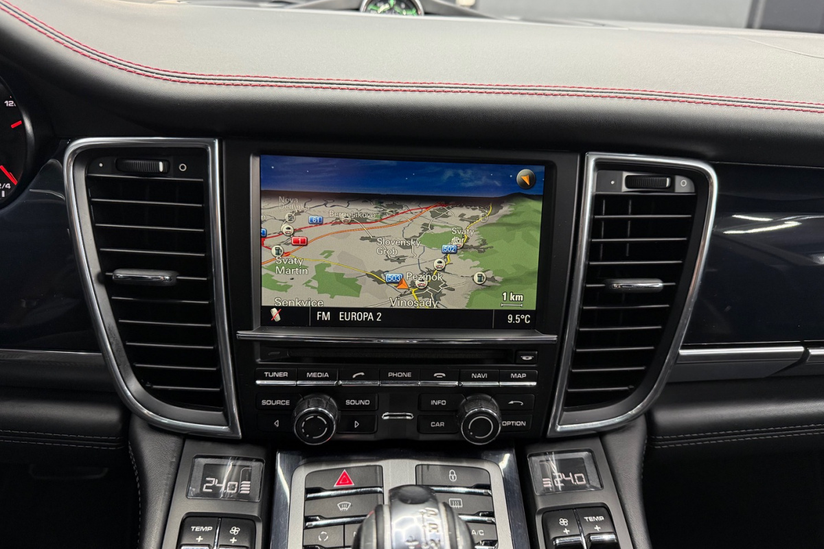 Ponuka vozidiel / Porsche Panamera GTS 4.8 PDK 4x4 - video