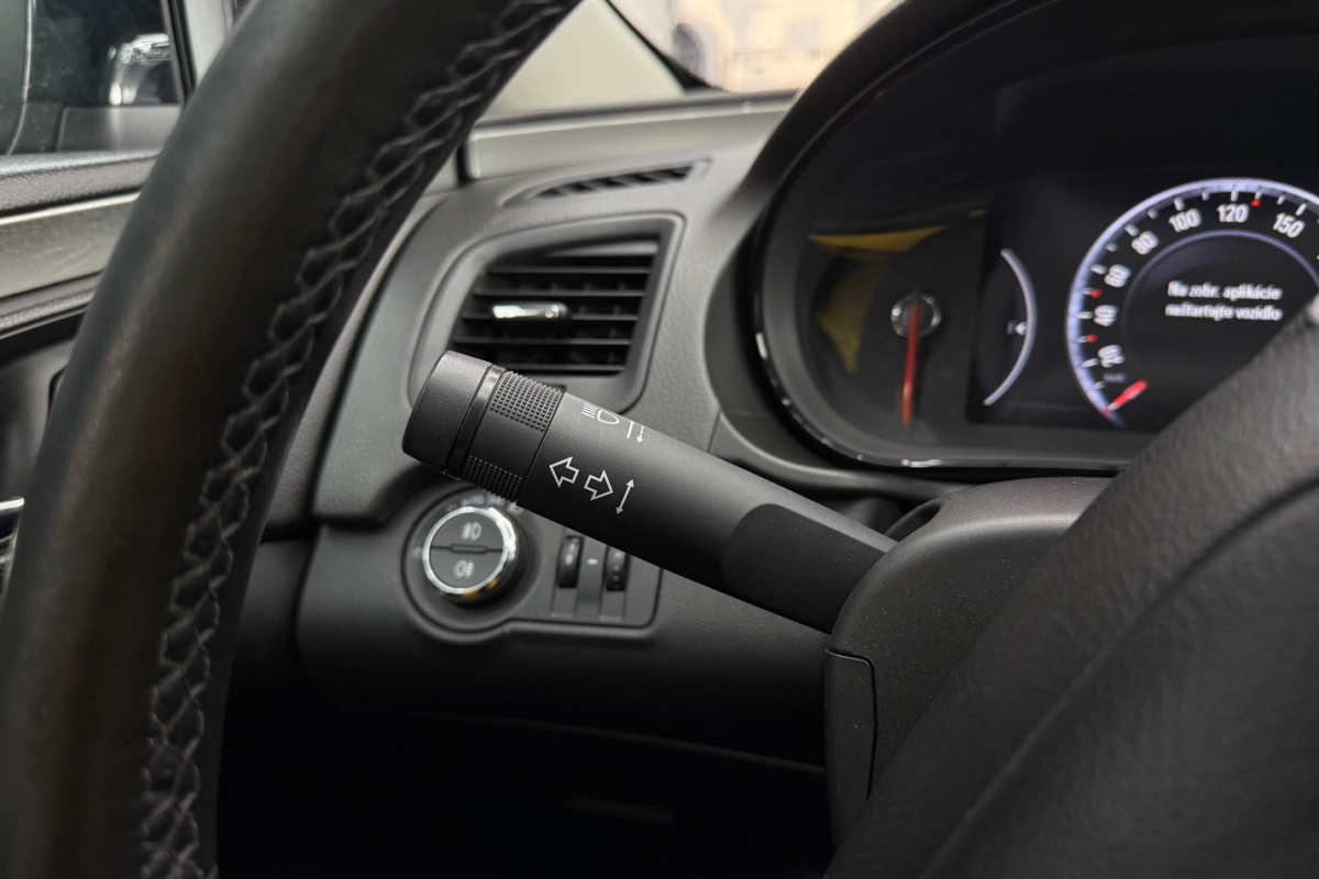 Ponuka vozidiel / Opel Insignia ST 1.6 CDTI 136k S S Innovation AT6 - video Ponuka vozidiel / Opel Insignia ST 1.6 CDTI 136k S S Innovation AT6 - video