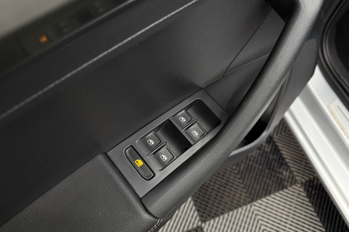 Ponuka vozidiel / Škoda Rapid 1.0 TSI Ambition - video