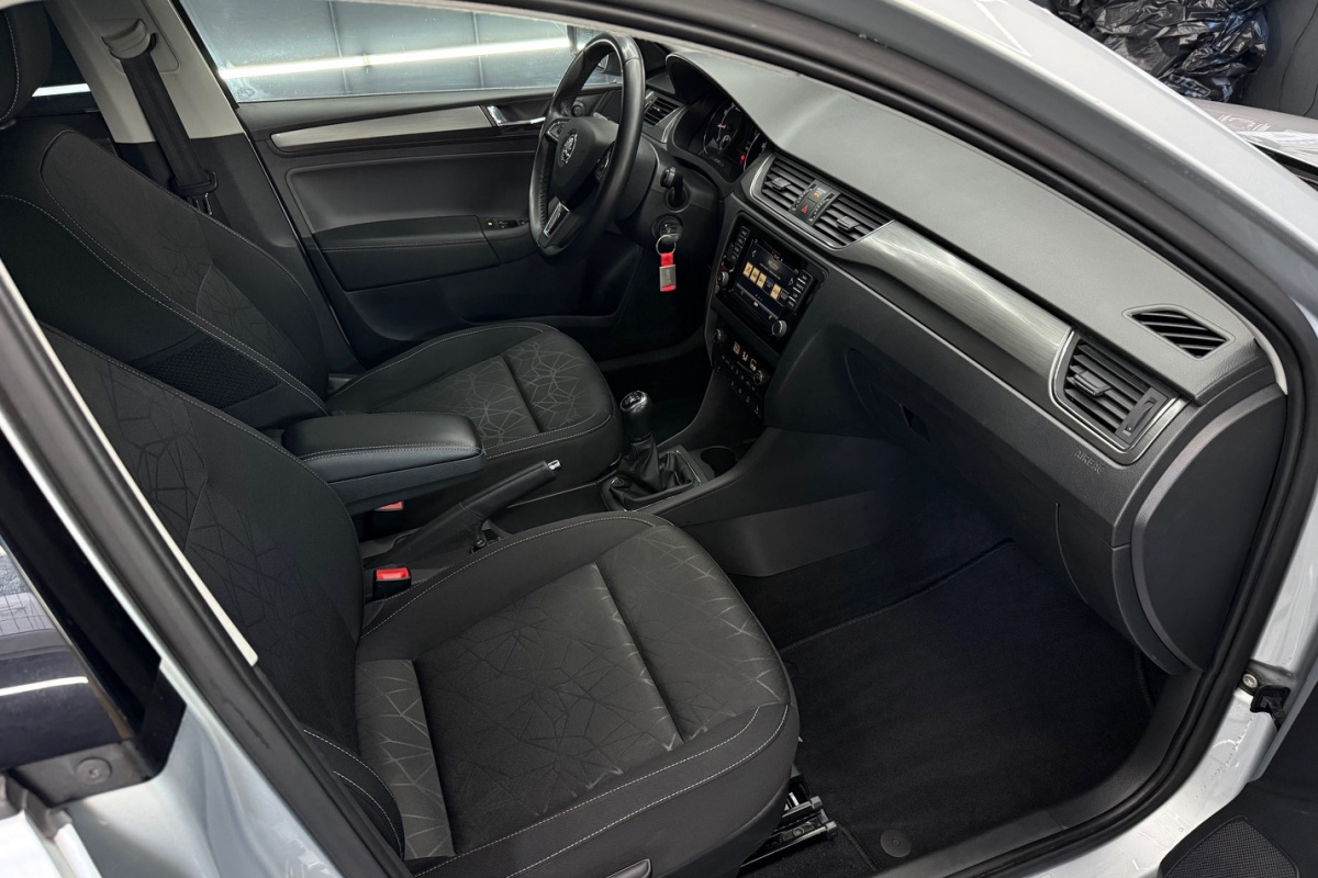 Ponuka vozidiel / Škoda Rapid 1.0 TSI Ambition - video Ponuka vozidiel / Škoda Rapid 1.0 TSI Ambition - video