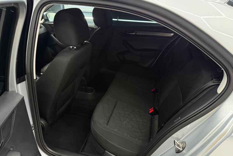  Ponuka vozidiel / Škoda Rapid 1.0 TSI Ambition - video