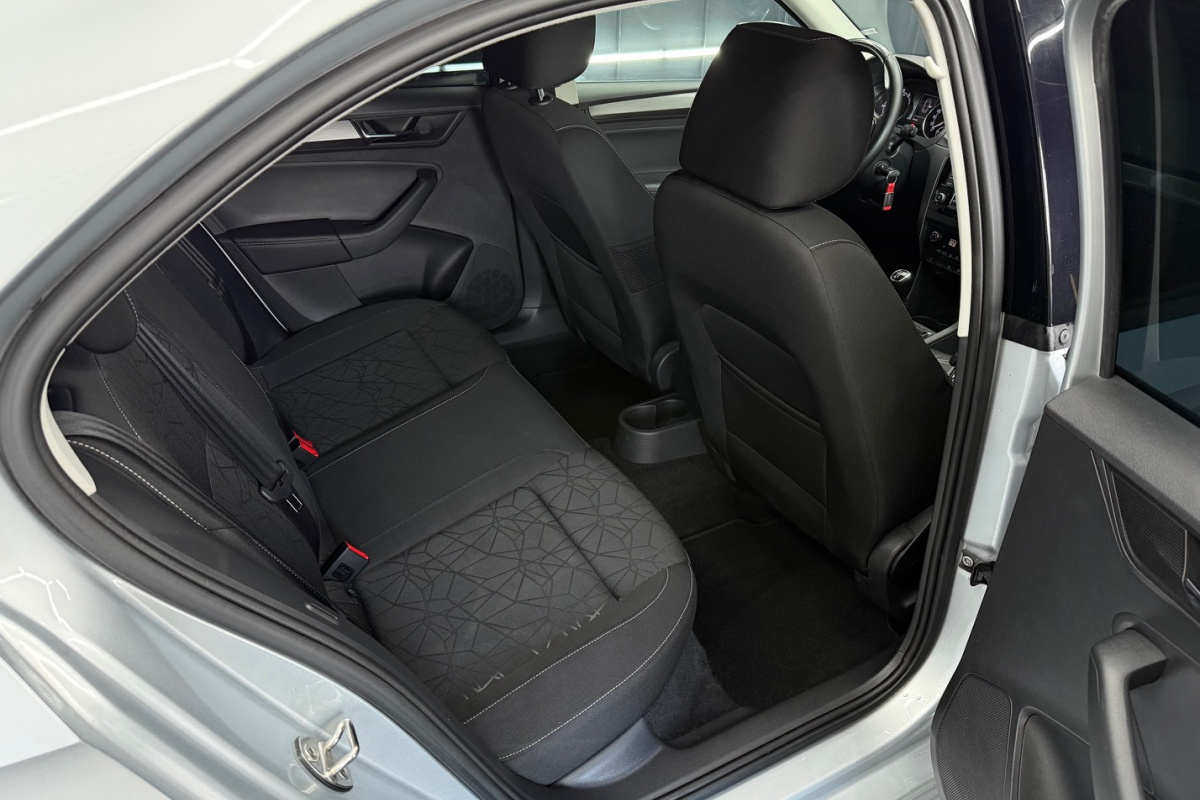 Ponuka vozidiel / Škoda Rapid 1.0 TSI Ambition - video Ponuka vozidiel / Škoda Rapid 1.0 TSI Ambition - video