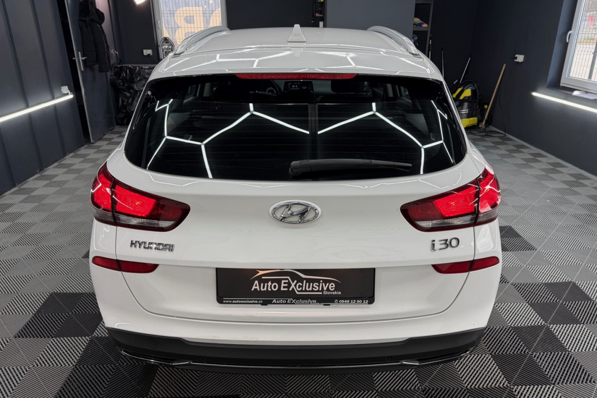 Ponuka vozidiel / Hyundai i30 CW 1.5 T-GDi mHEV Family DCT - video