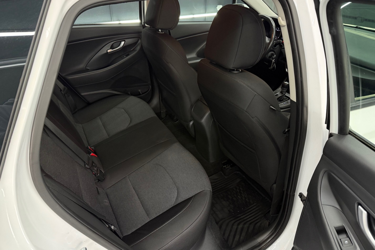 Ponuka vozidiel / Hyundai i30 CW 1.5 T-GDi mHEV Family DCT - video