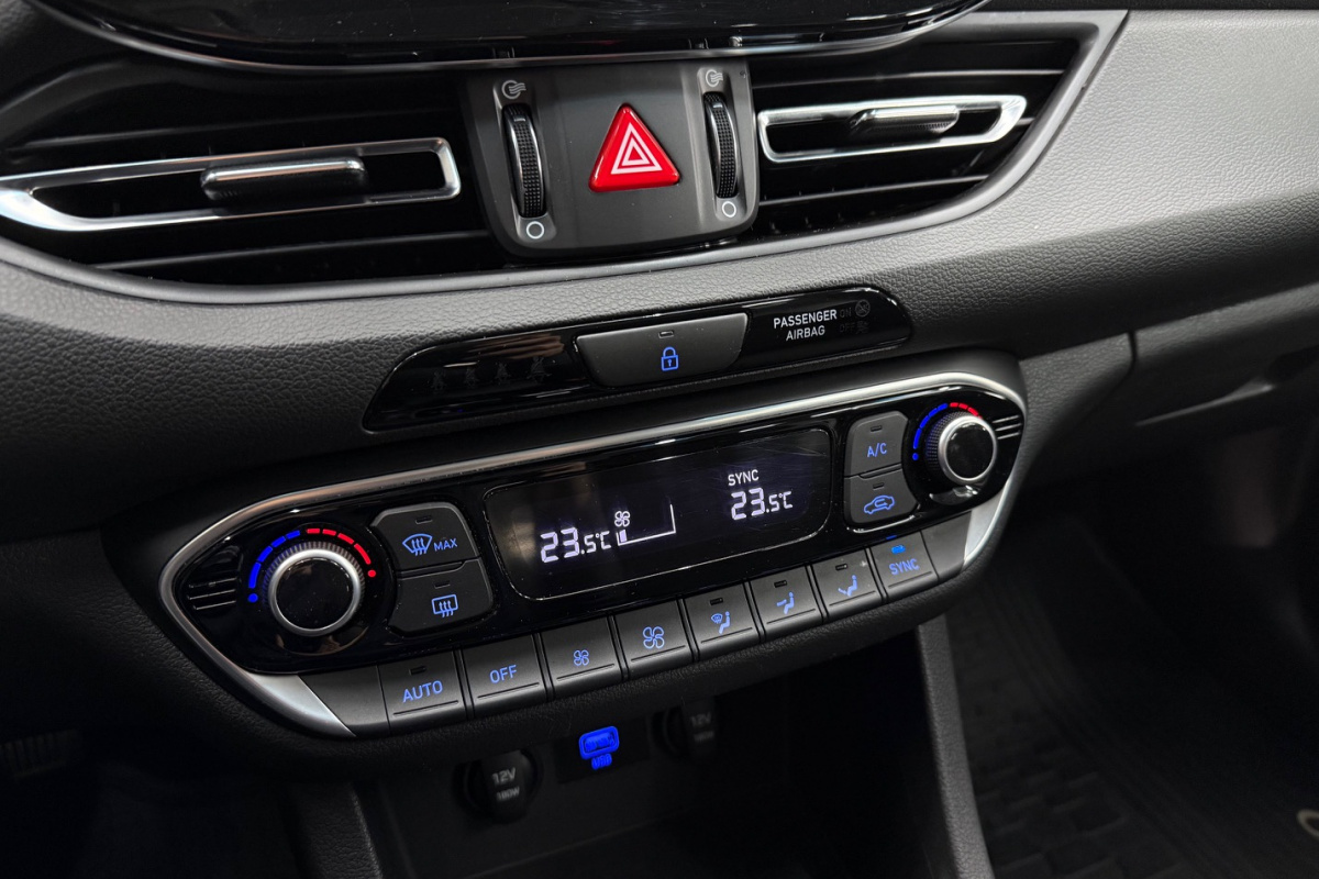 Ponuka vozidiel / Hyundai i30 CW 1.5 T-GDi mHEV Family DCT - video