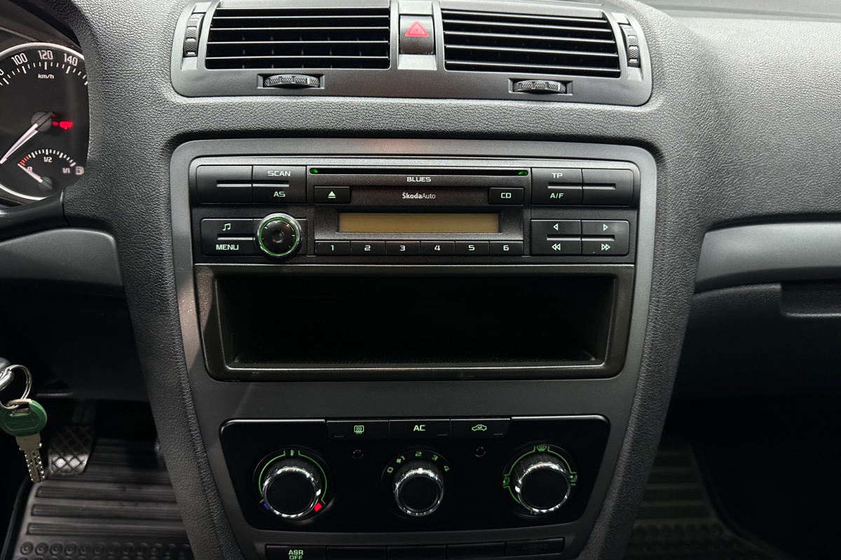 Ponuka vozidiel / Škoda Octavia 1.6 MPI Family - video Ponuka vozidiel / Škoda Octavia 1.6 MPI Family - video