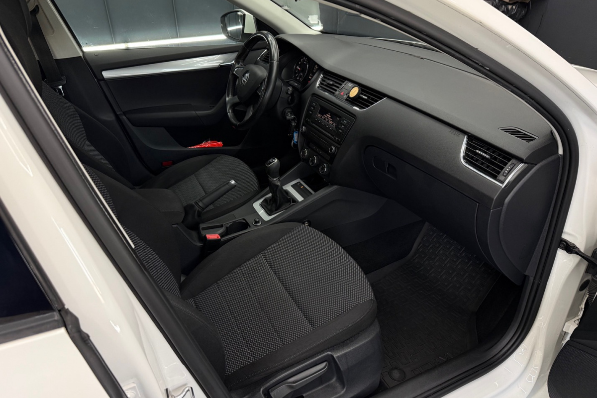 Ponuka vozidiel / Škoda Octavia 1.6 TDI CR DPF Ambiente - video