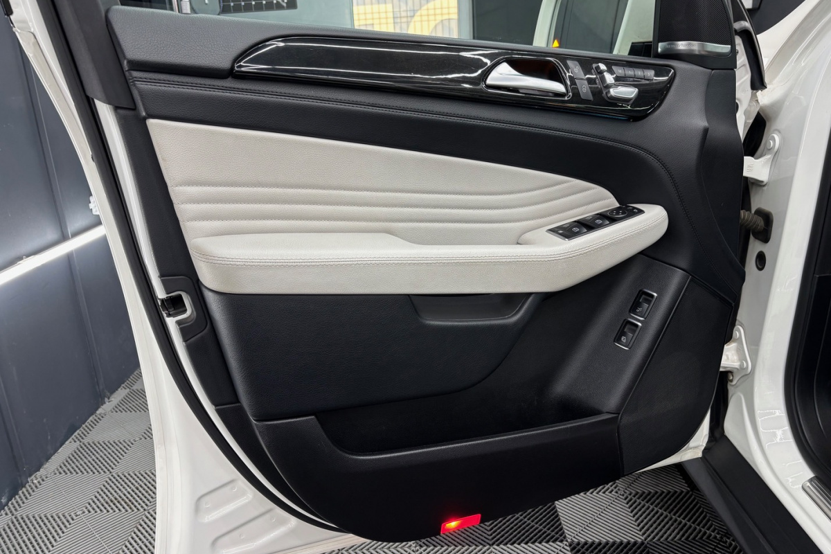 Ponuka vozidiel / Mercedes-Benz GLE Kupé 350d 4matic A/T - video Ponuka vozidiel / Mercedes-Benz GLE Kupé 350d 4matic A/T - video