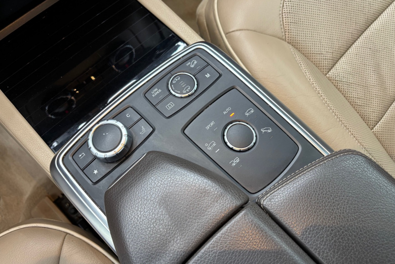  Ponuka vozidiel / Mercedes-Benz GL 350 CDI BlueTEC 4MATIC - video