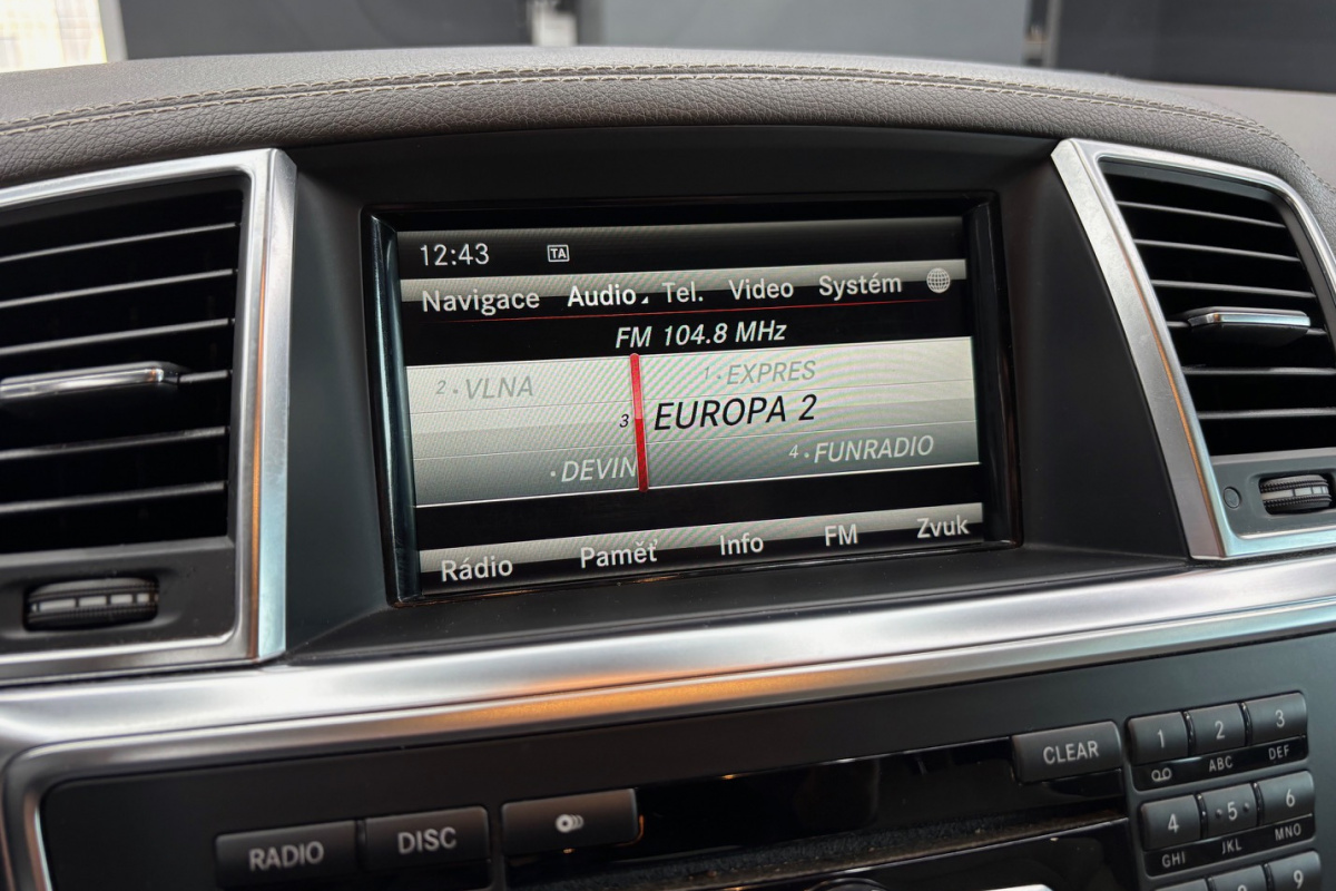 Ponuka vozidiel / Mercedes-Benz GL 350 CDI BlueTEC 4MATIC - video