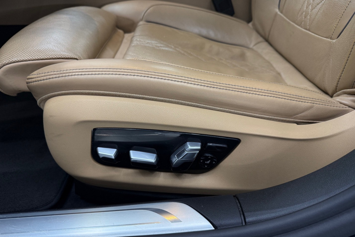 Ponuka vozidiel / BMW Rad 7 730d xDrive A/T - video