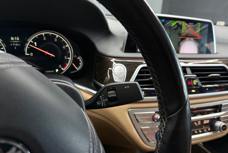 Ponuka vozidiel / BMW Rad 7 730d xDrive A/T - video Ponuka vozidiel / BMW Rad 7 730d xDrive A/T - video