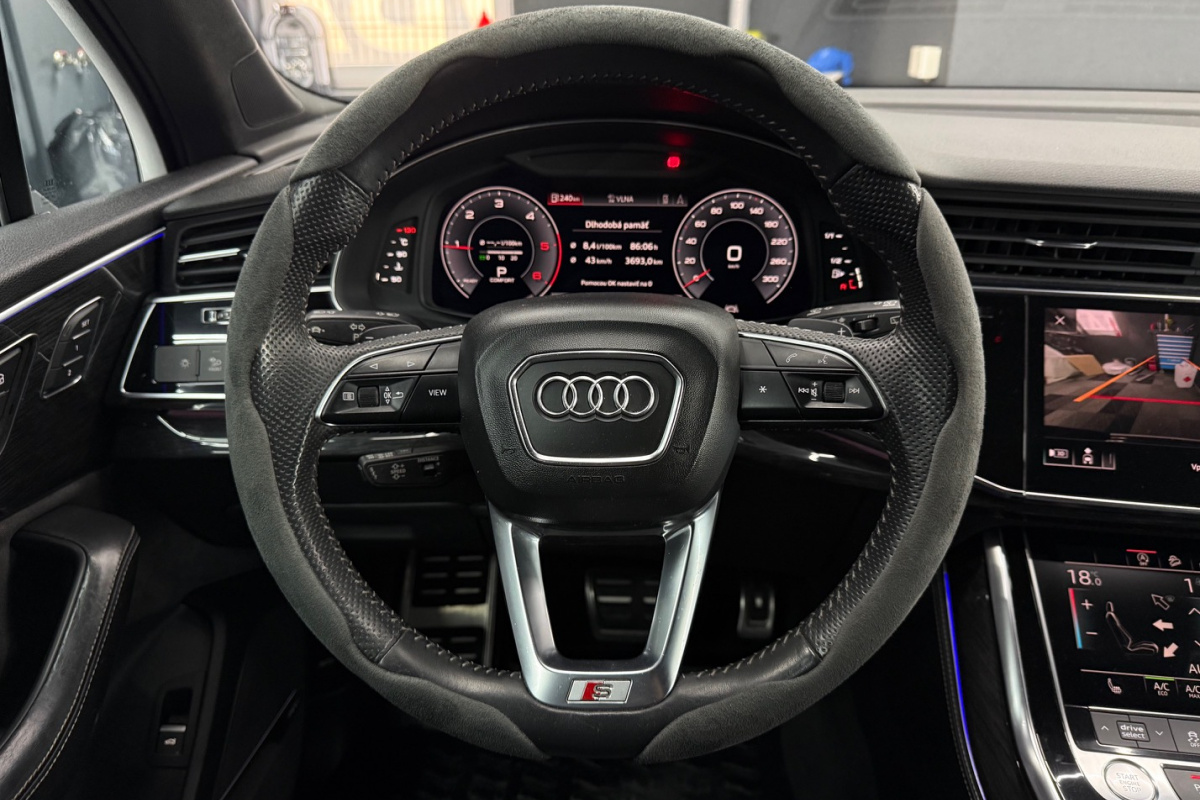 Ponuka vozidiel / Audi Q7 50 TDI QUATTRO TIPTRONIC S-LINE - video