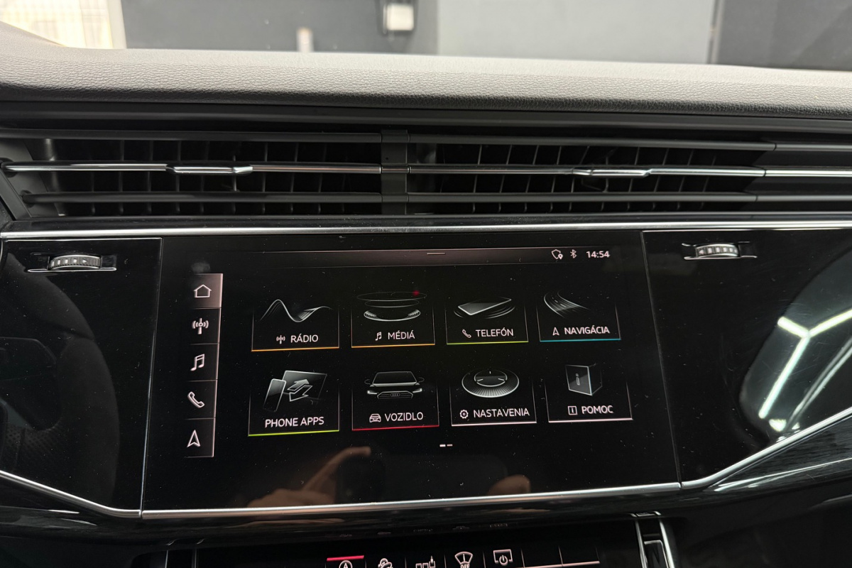 Ponuka vozidiel / Audi Q7 50 TDI QUATTRO TIPTRONIC S-LINE - video