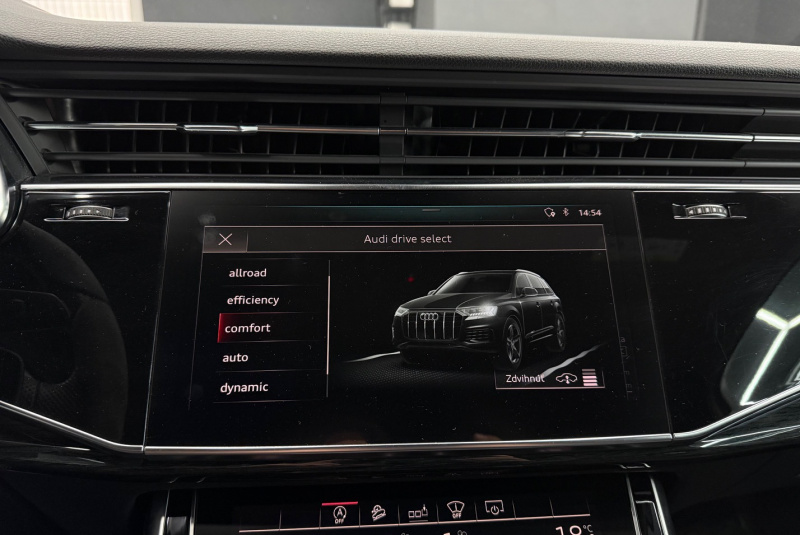 Ponuka vozidiel / Audi Q7 50 TDI QUATTRO TIPTRONIC S-LINE - video Ponuka vozidiel / Audi Q7 50 TDI QUATTRO TIPTRONIC S-LINE - video