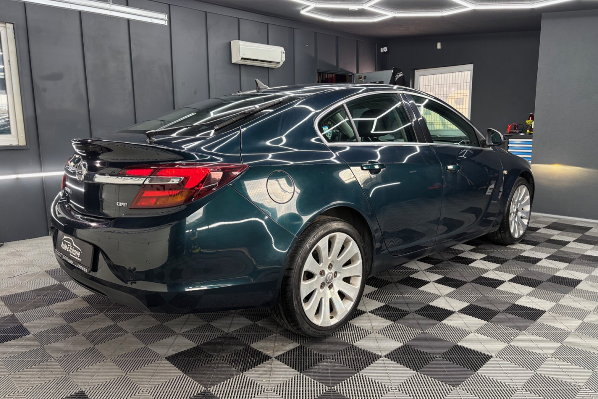 Ponuka vozidiel / Opel Insignia 2.0 CDTI 130k Cosmo AT6 - video