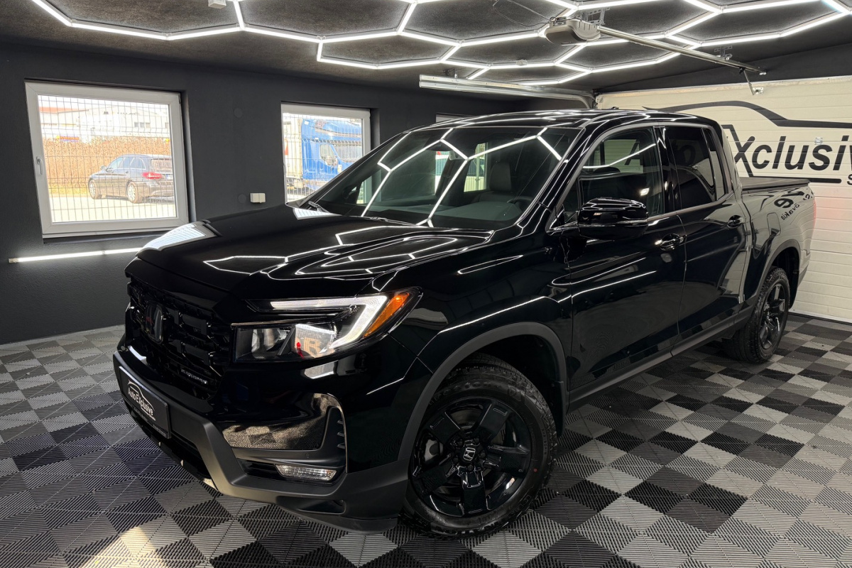 Ponuka vozidiel / Honda Ridgeline 3.5 Black Edition Double Cab 4x4 A/T - video