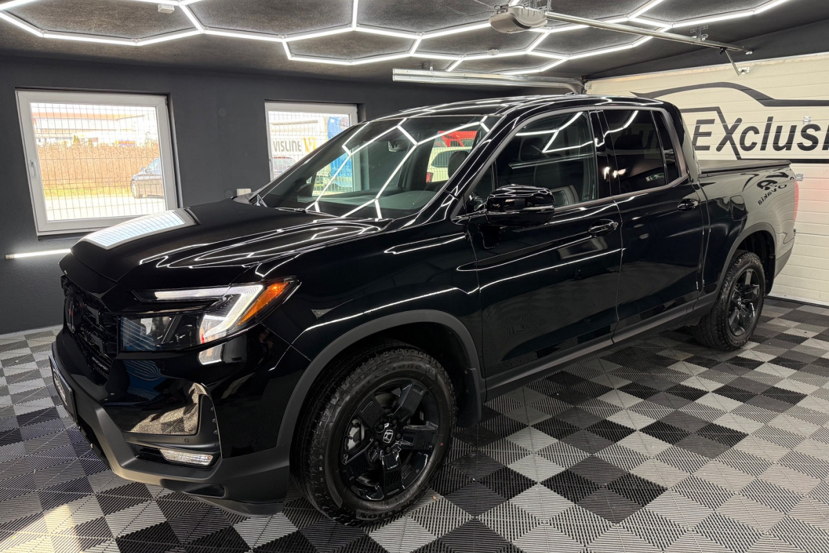 Ponuka vozidiel / Honda Ridgeline 3.5 Black Edition Double Cab 4x4 A/T - video