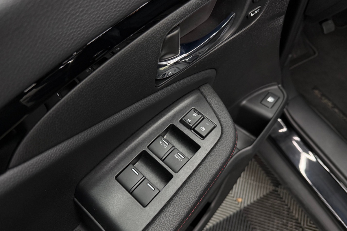 Ponuka vozidiel / Honda Ridgeline 3.5 Black Edition Double Cab 4x4 A/T - video