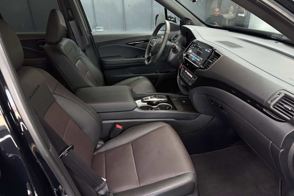 Ponuka vozidiel / Honda Ridgeline 3.5 Black Edition Double Cab 4x4 A/T - video