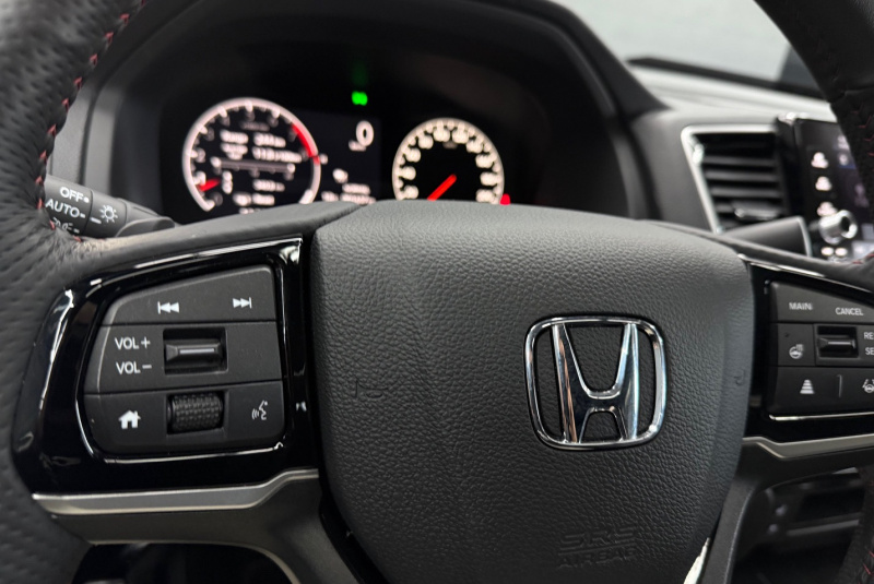 Ponuka vozidiel / Honda Ridgeline 3.5 Black Edition Double Cab 4x4 A/T - video Ponuka vozidiel / Honda Ridgeline 3.5 Black Edition Double Cab 4x4 A/T - video