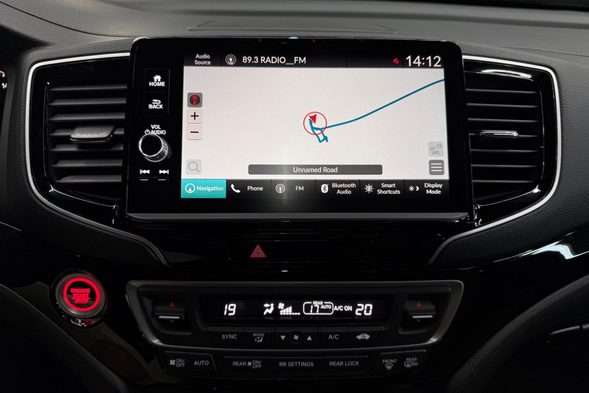 Ponuka vozidiel / Honda Ridgeline 3.5 Black Edition Double Cab 4x4 A/T - video