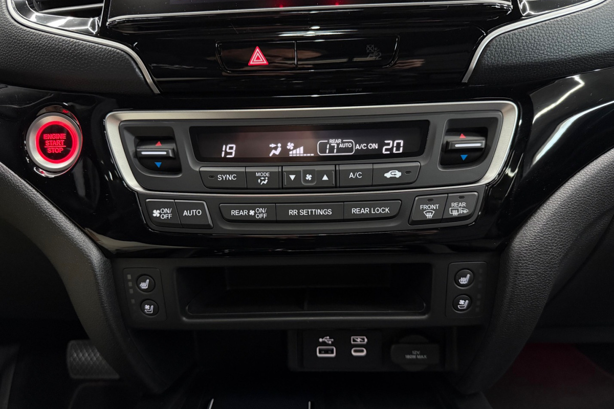 Ponuka vozidiel / Honda Ridgeline 3.5 Black Edition Double Cab 4x4 A/T - video Ponuka vozidiel / Honda Ridgeline 3.5 Black Edition Double Cab 4x4 A/T - video