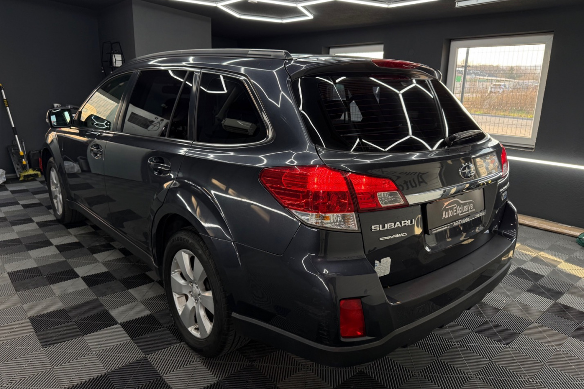 Ponuka vozidiel / Subaru Outback 2.0 D Comfort - video