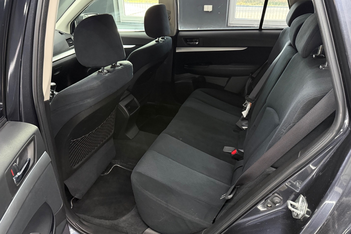 Ponuka vozidiel / Subaru Outback 2.0 D Comfort - video