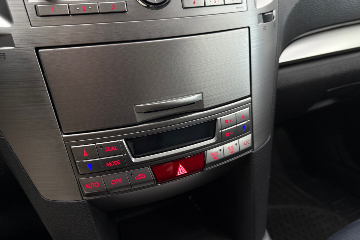 Ponuka vozidiel / Subaru Outback 2.0 D Comfort - video