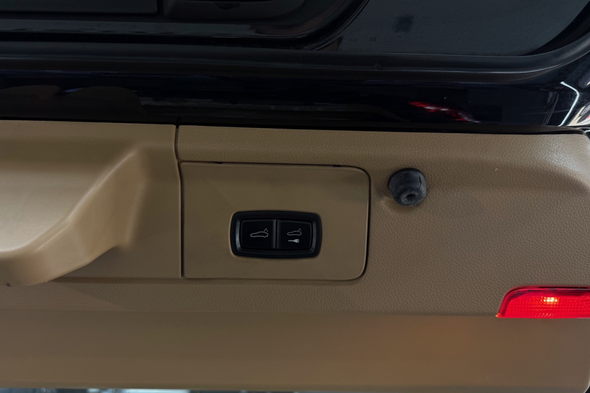 Ponuka vozidiel / Porsche Panamera 3.0 Diesel Tiptronic S - video